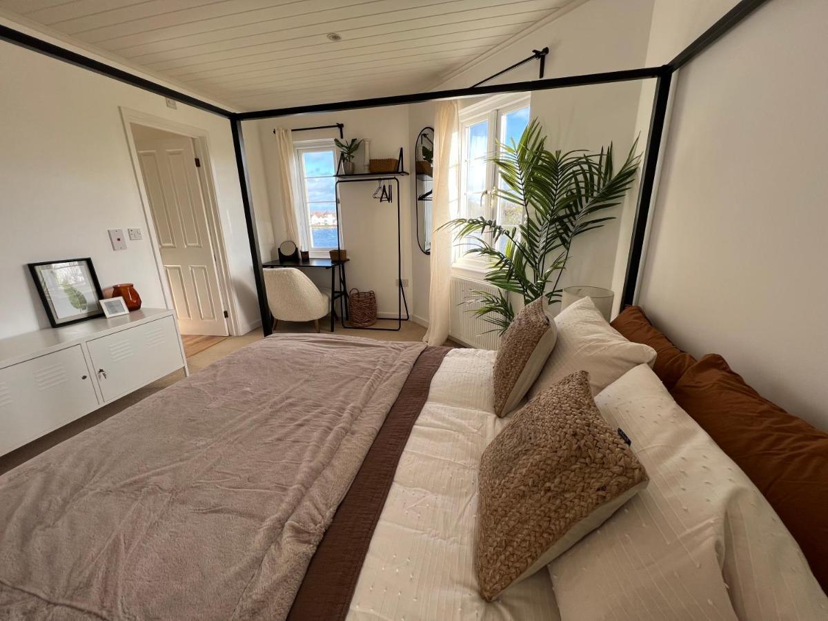 Barnsley, Turret House Windrush Lake South Cerney Εξωτερικό φωτογραφία