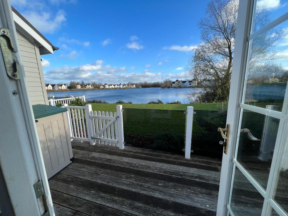 Barnsley, Turret House Windrush Lake South Cerney Εξωτερικό φωτογραφία