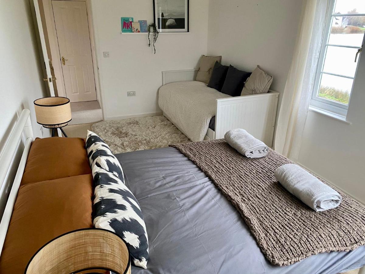 Barnsley, Turret House Windrush Lake South Cerney Εξωτερικό φωτογραφία